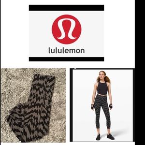 Lululemon Invigorate high rise crop voltage graphic gray black size 6